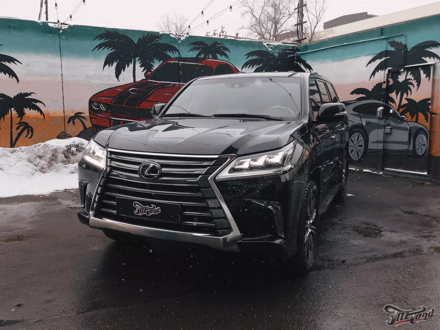 Полный антихром для Lexus LX450d. Комплекс детейлинг-услуг, частичная оклейка и шиномонтаж